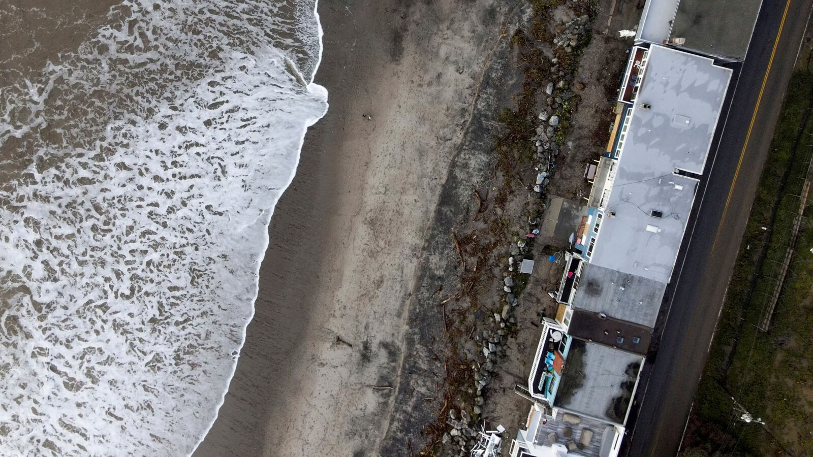 California, Nevada get more snow from new winter storm